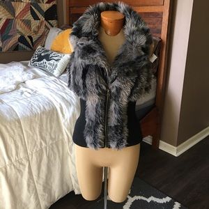 ⬇️ PRICE DROP Beautiful Gray Faux Fur Vest Large